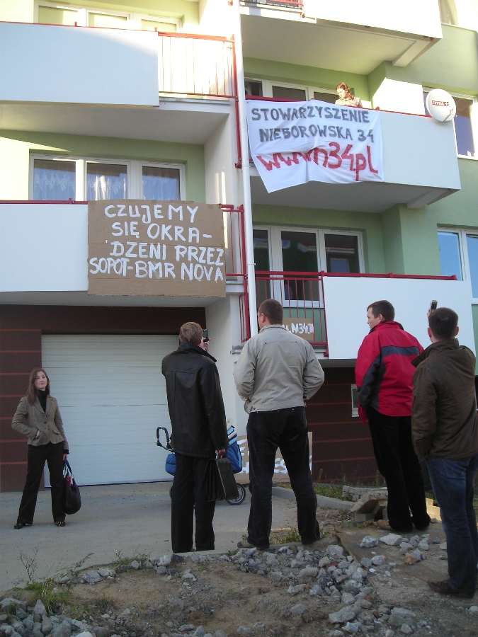 Wieszanie transparent�w na bloku 2