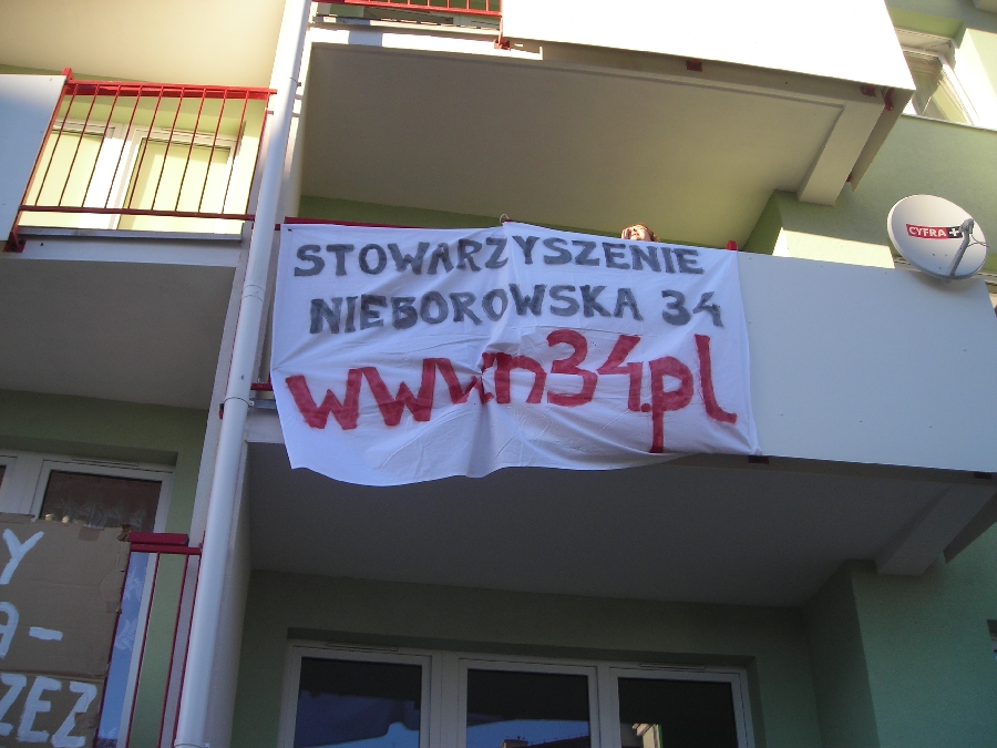 Wieszanie transparent�w na bloku 5