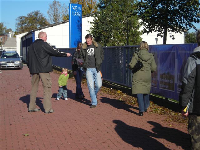 Rozdawanie ulotek na Targach Mieszkaniowych w Gdańsku Rozdawanie ulotek na Targach Mieszkaniowych w Gdańsku