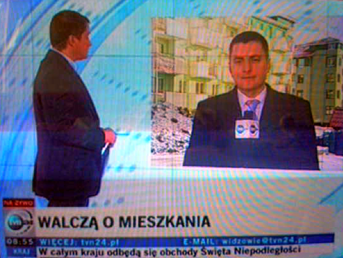 TVN24 - relacja na żywo spod bloku na Nieborowskiej 34 - 3 TVN24 - relacja na żywo spod bloku na Nieborowskiej 34 - 3