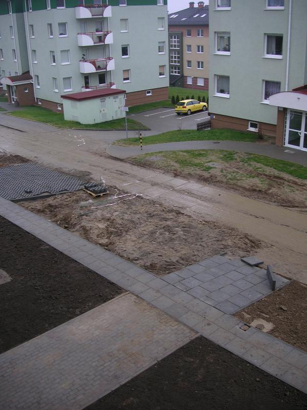 wjazd do gara�y przy klatce C