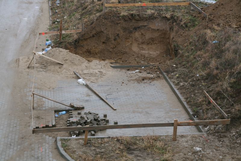 Wi�c �mietnik troch� obok?